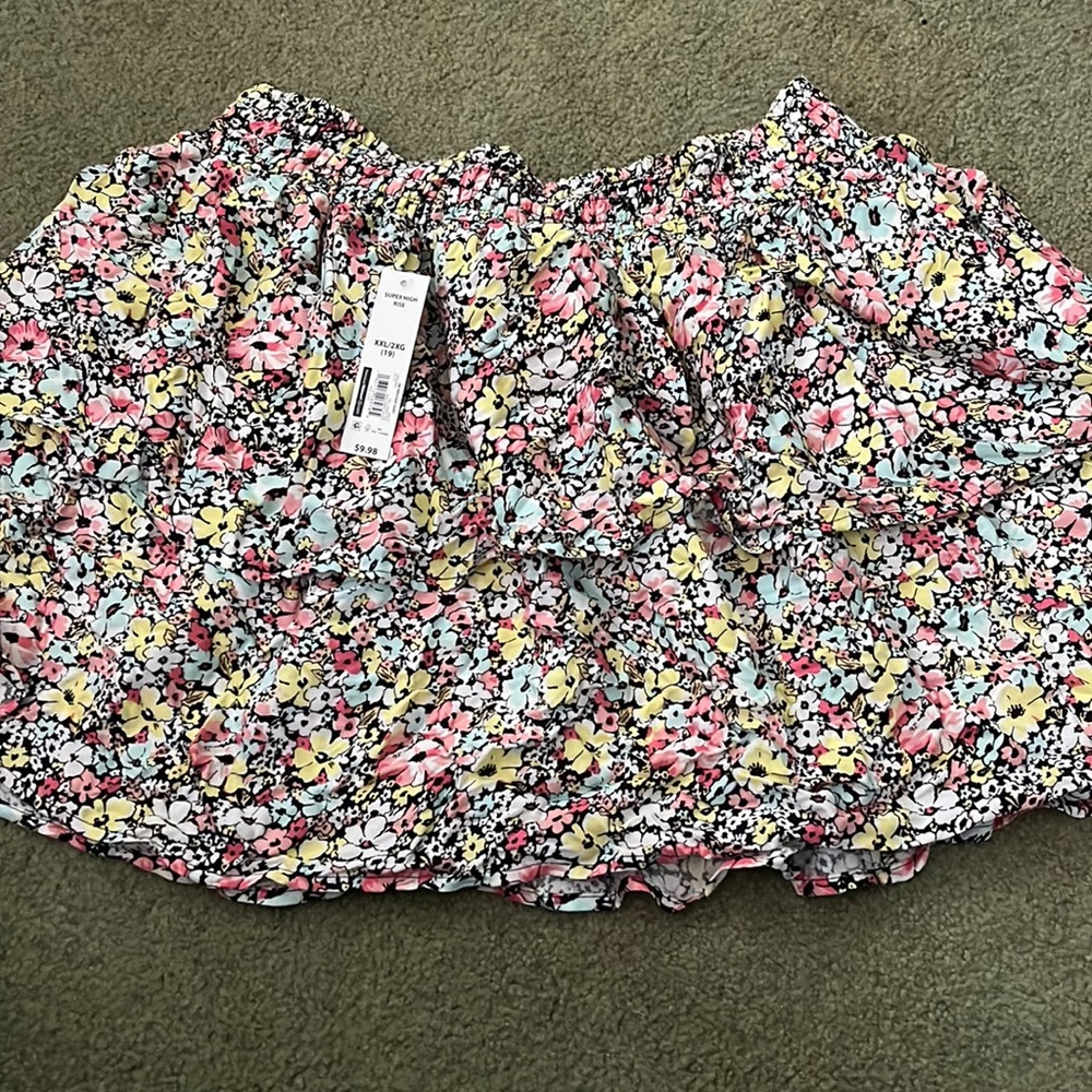 NWT cute floral print layered skirt